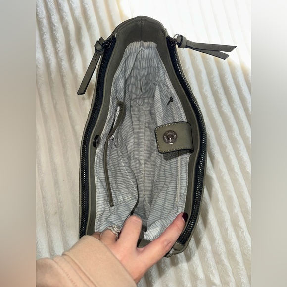 Green Suede Quilted Tote Bag - Picture 7 of 8